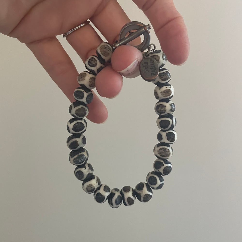 Bella Ruiz Tibetan Dzi Bead Bracelet Toggle Closure Casual Boho‎ Chic